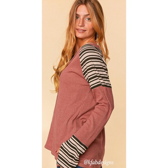 ❤️LAST! V Neck Banded Sweater Top, Color Block, Raglan with Thumb Hole! - Picture 3 of 9